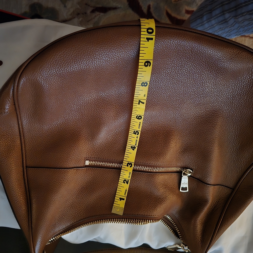 AUTHENTIC COACH LEATHER PURSE - Picture 2 of 3